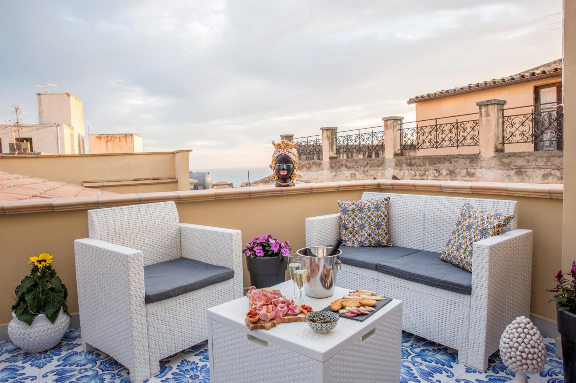 Keramos Luxury Rooms 夏卡 外观 照片